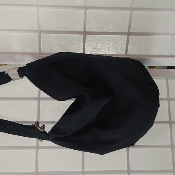 DKNY Black Crossbody Bag with Adjustable Strap and Slouchy Design - Picture 13 of 16